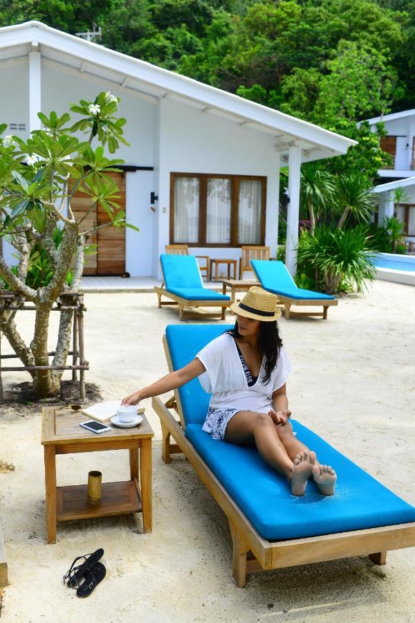 The Mooring Resort Cape Panwa Exterior photo