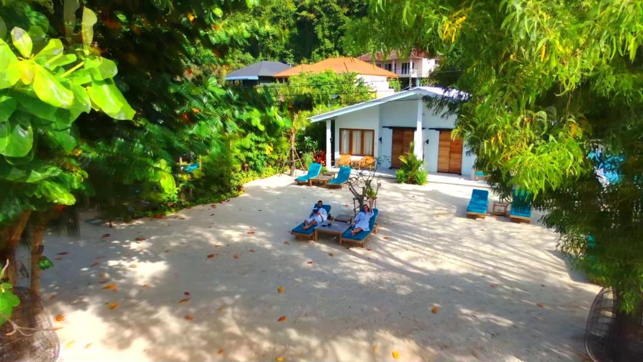 The Mooring Resort Cape Panwa Exterior photo